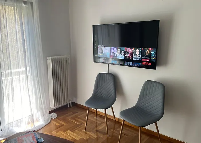 Alex'S Home Next To Laiko